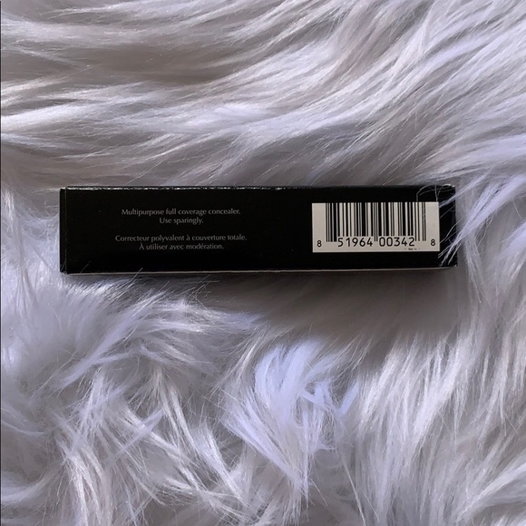 Amazing Cosmetics Amazing Concealer - Picture 2 of 6